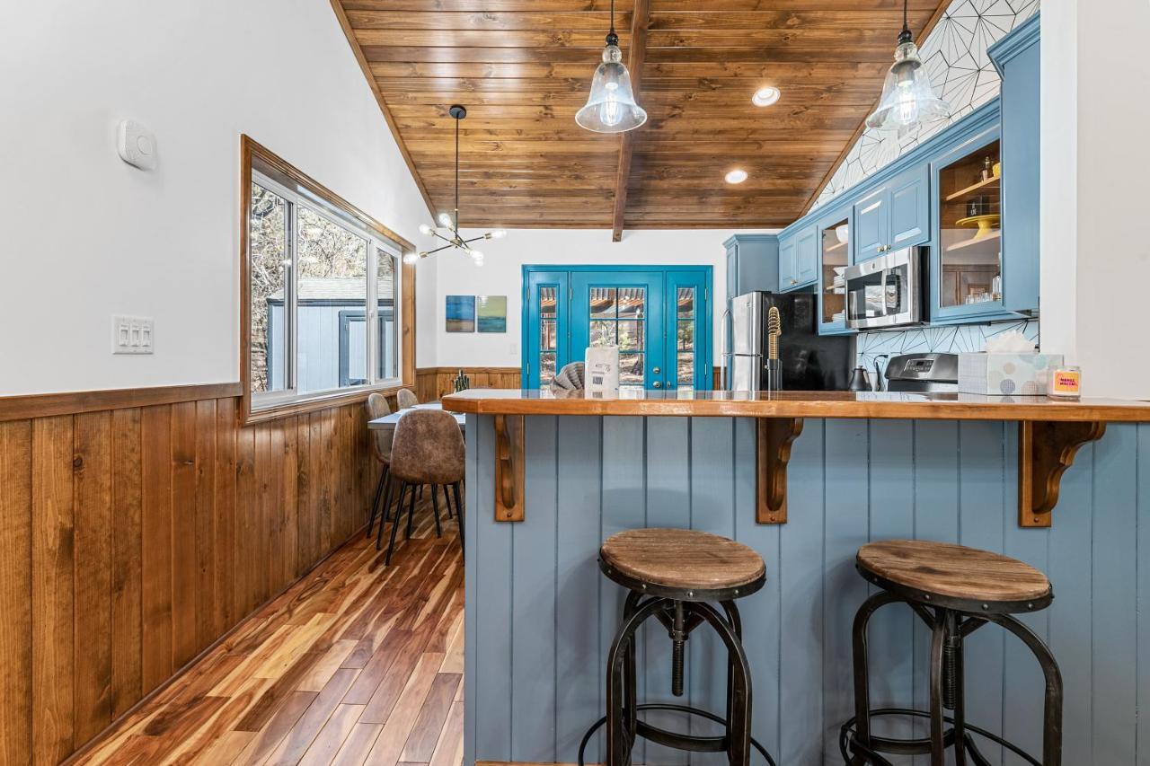 Yellow Pine Lodge - Charming Cottage Style Cabin With Peak-A-Boo Lake And Mountain Views Big Bear Lake Bagian luar foto